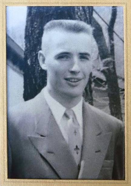 LEN PORTRAIT SUIT.jpg